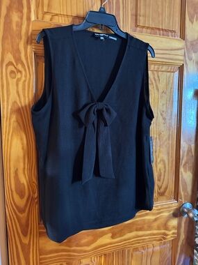 Karl Lagerfeld Black Sleeveless V-Neck Bow-Tie Camisole